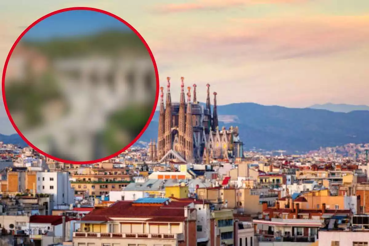 Montaje con una imagen de la ciudad de Barcelona, destacando la Sagrada Familia. En la esquina superior izquierda, dentro de un círculo y difuminado, el rincón turístico del que habla la noticia