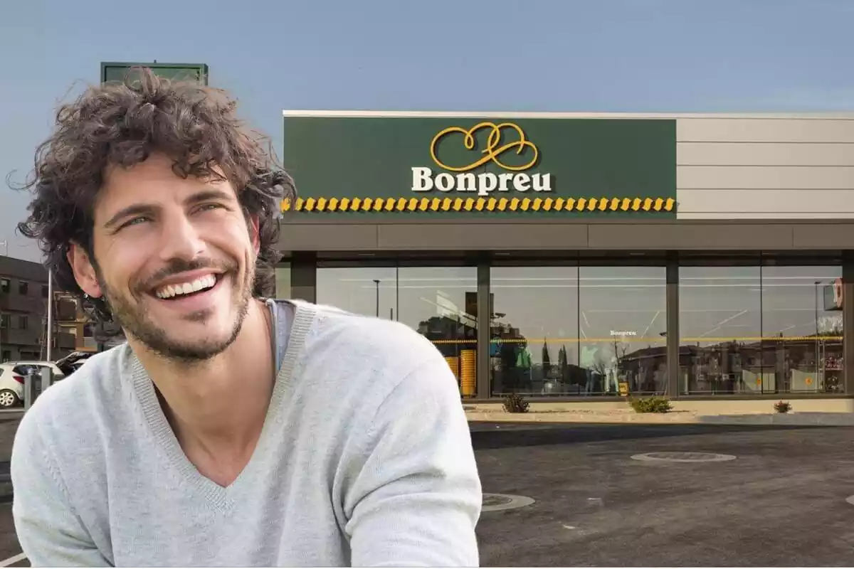Montaje con una imagen del exterior de un establecimiento Bonpreu y en primer término un hombre sonriendo y feliz