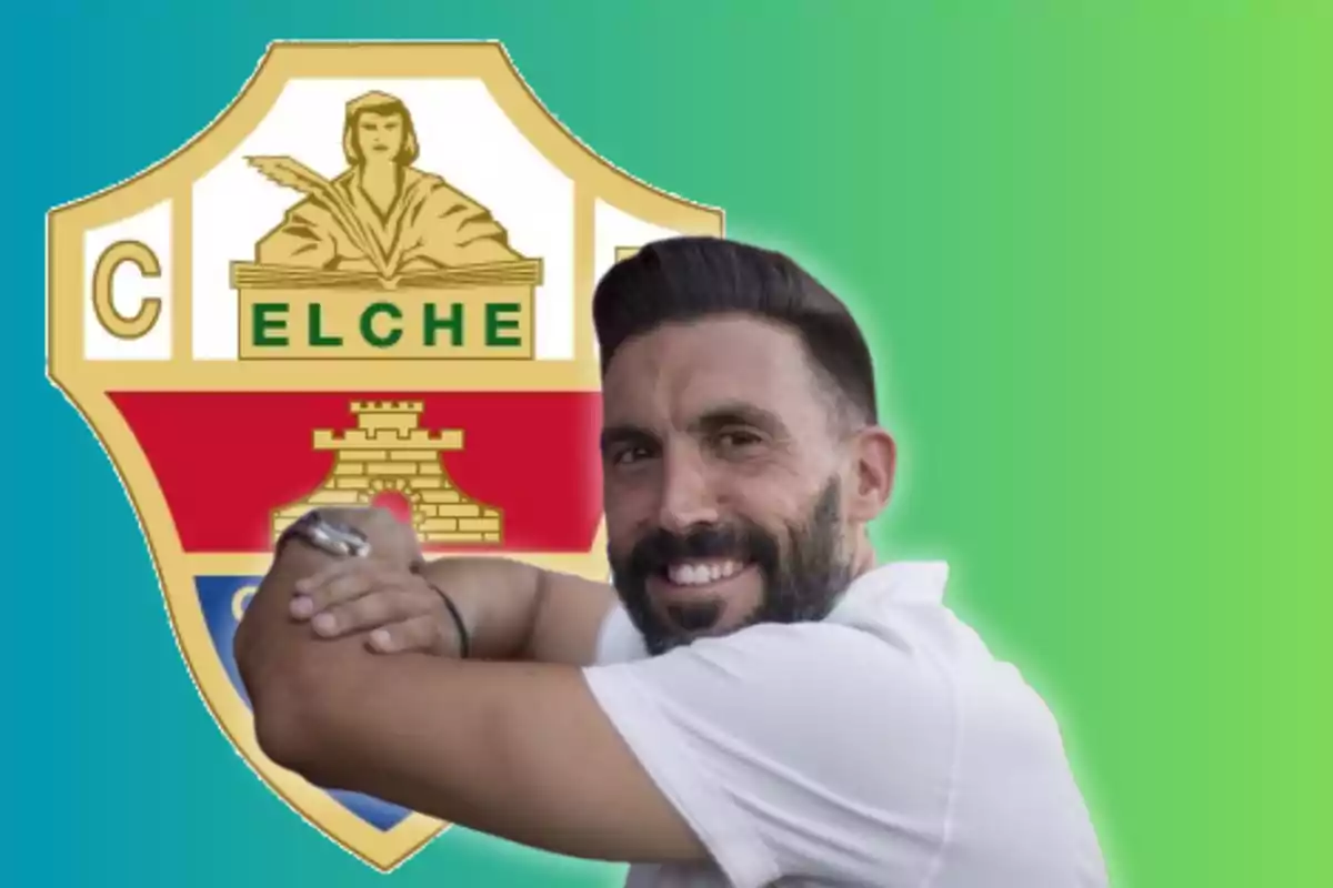 Eder Sarabia y escudo de Elche