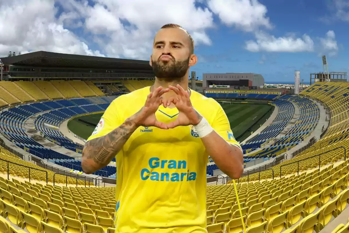 Montage con el estadio de Gran Canaria y Jesé Rodríguez en el centro de la imagen