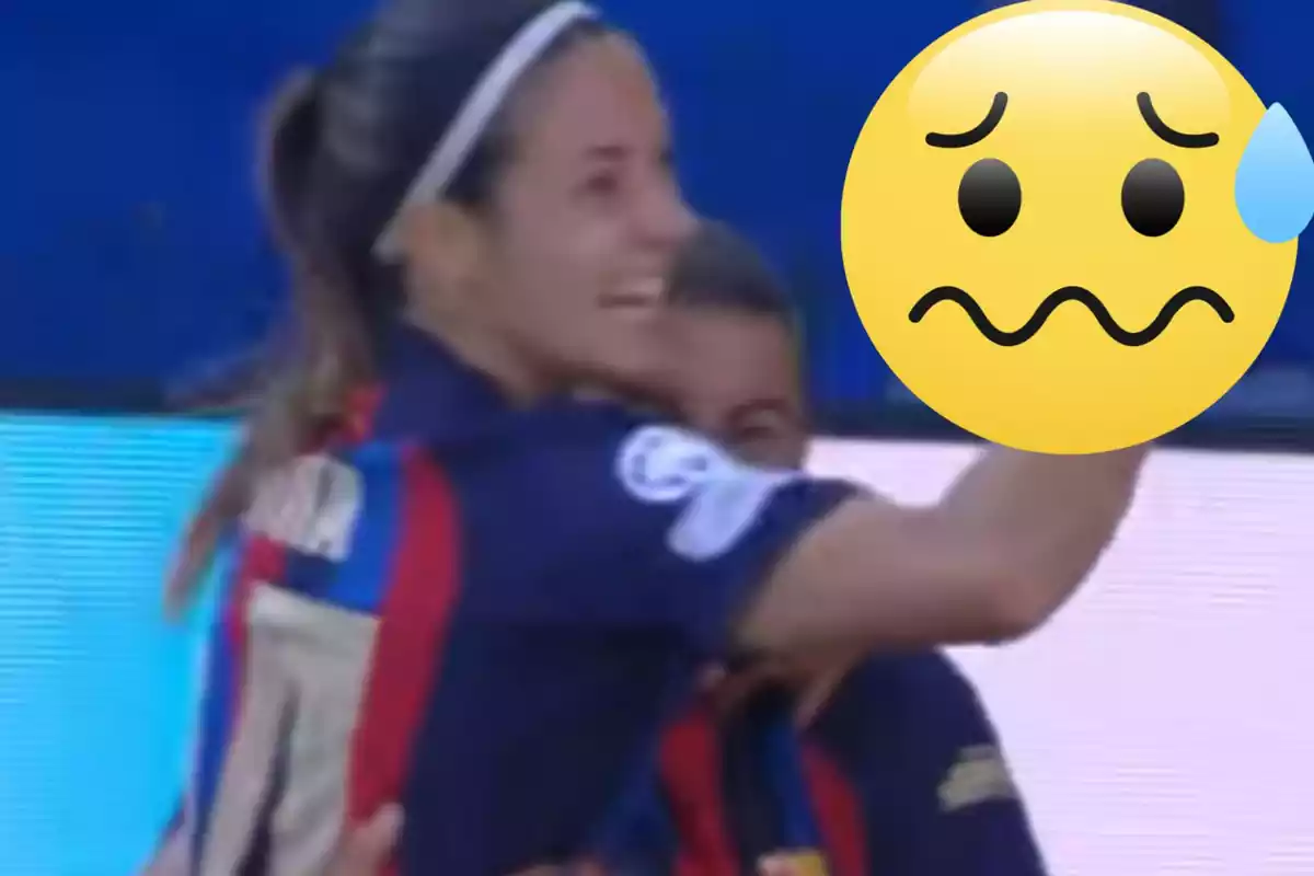 Montage con Aitana Bonmatí celebrando un gol y un emoticono asustado arriba a la derecha