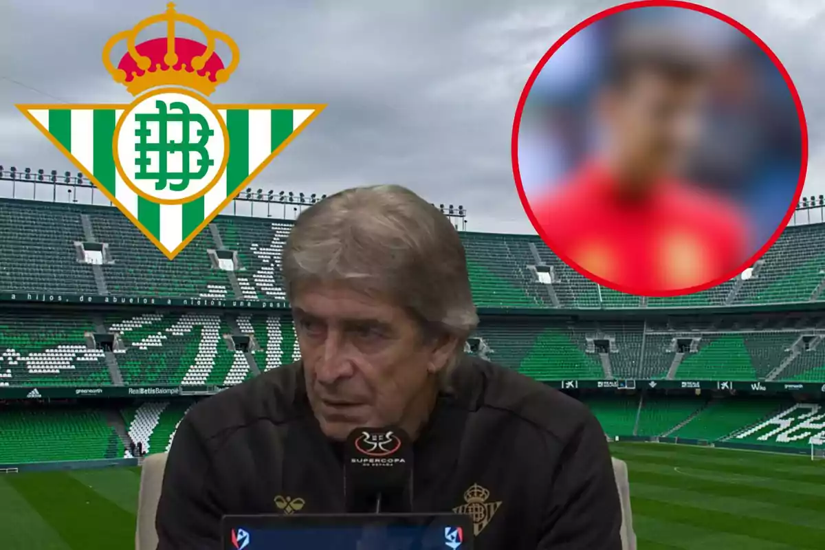 Un hombre mayor en una conferencia de prensa con el logo del Real Betis Balompié y un estadio de fútbol de fondo, además de una imagen borrosa de un jugador en un círculo rojo.