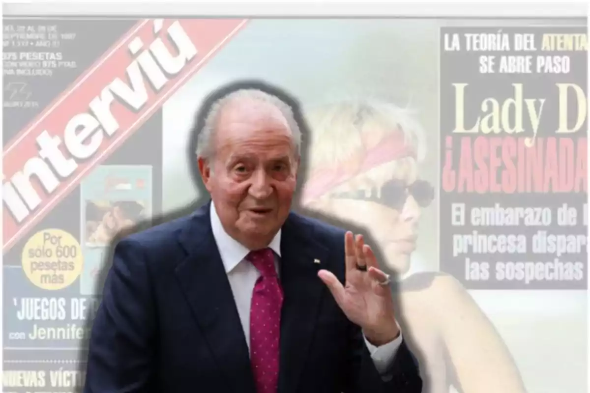 Juan Carlos I y de fondo una portada de Interviú donde aparece Bárbara Rey