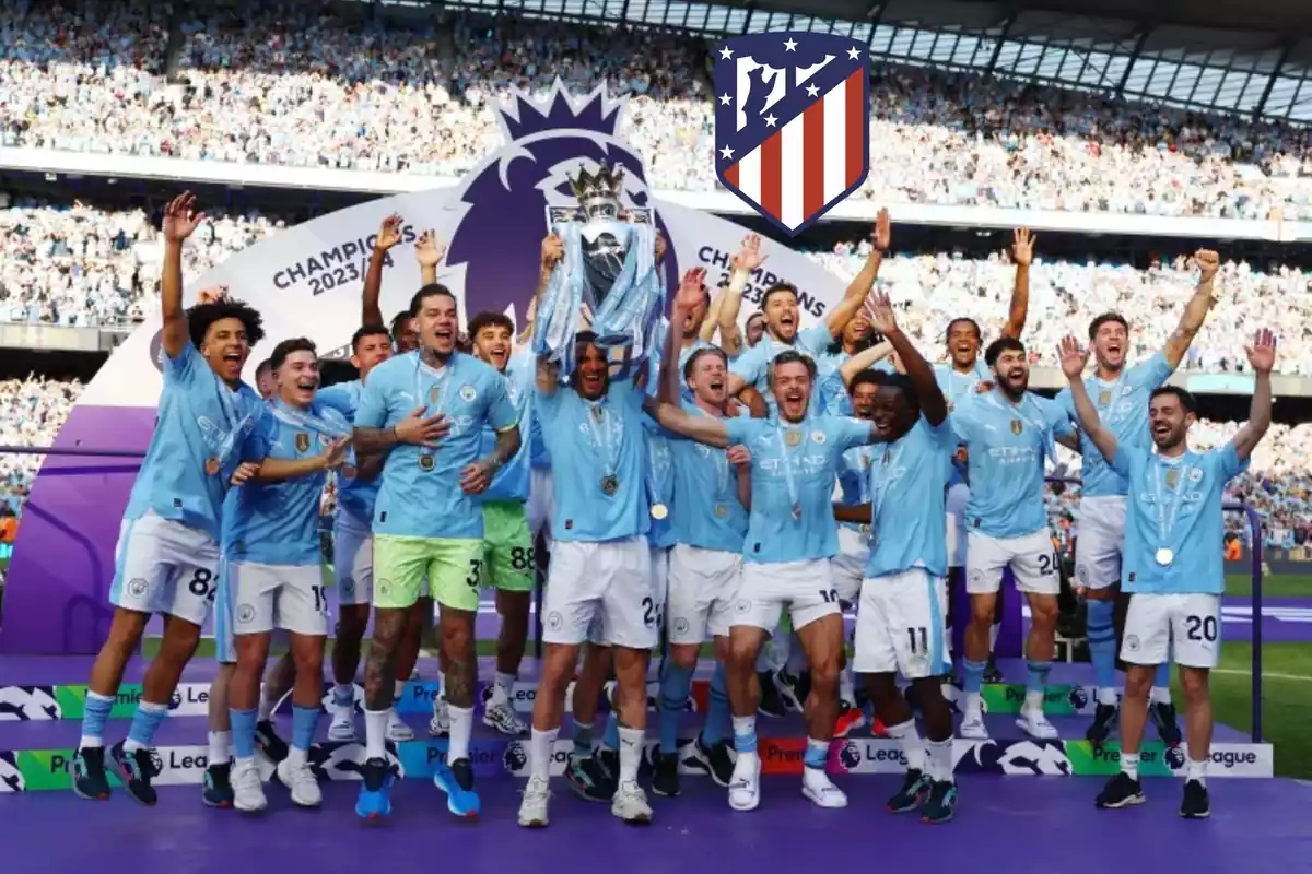 Plantilla del Manchester City celebrando la conquista del Manchester City