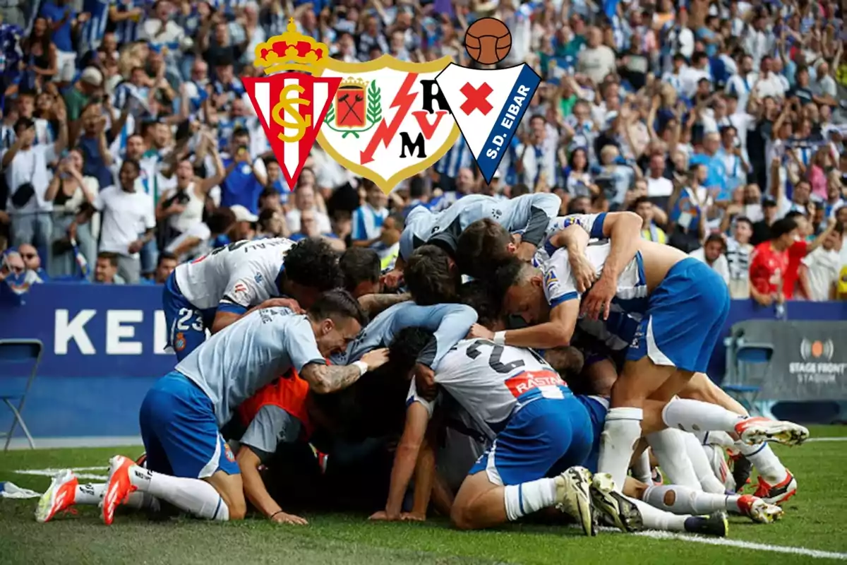 Jugadores del Espanyol celebrando el gol que dio el ascenso