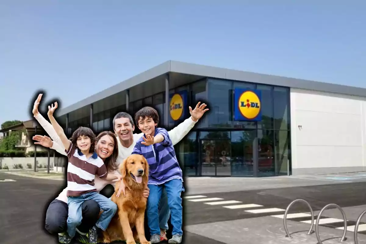 Una familia con un perro posando frente a una tienda Lidl.