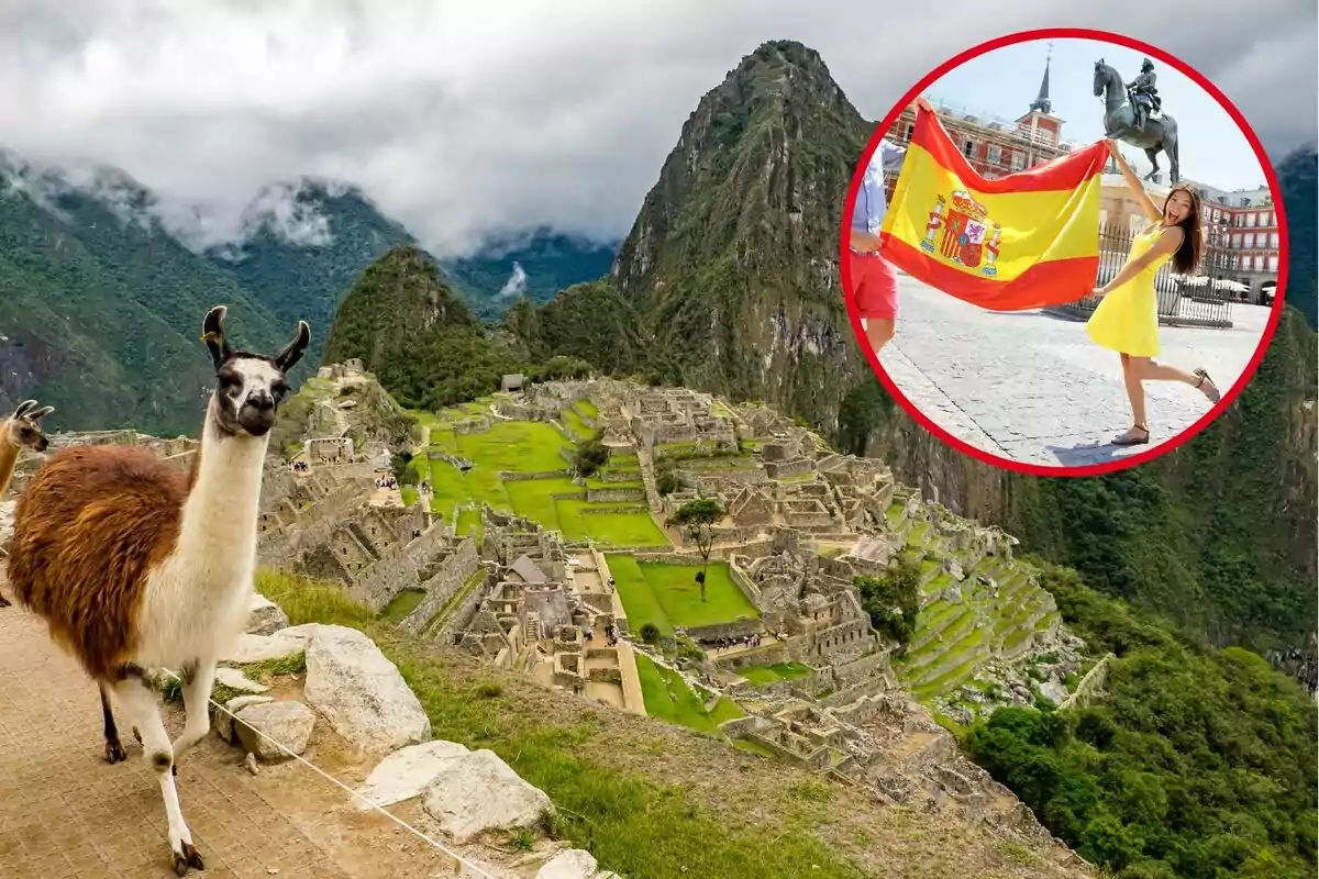 Una llama en Machu Picchu con una imagen insertada de una persona sosteniendo una bandera de España.