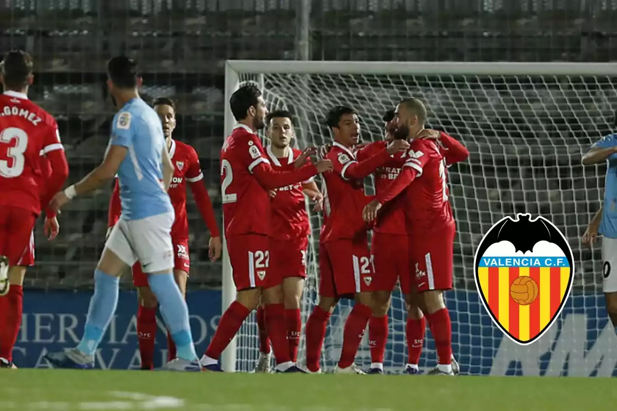 Jugadores del Sevilla celebrando un gol