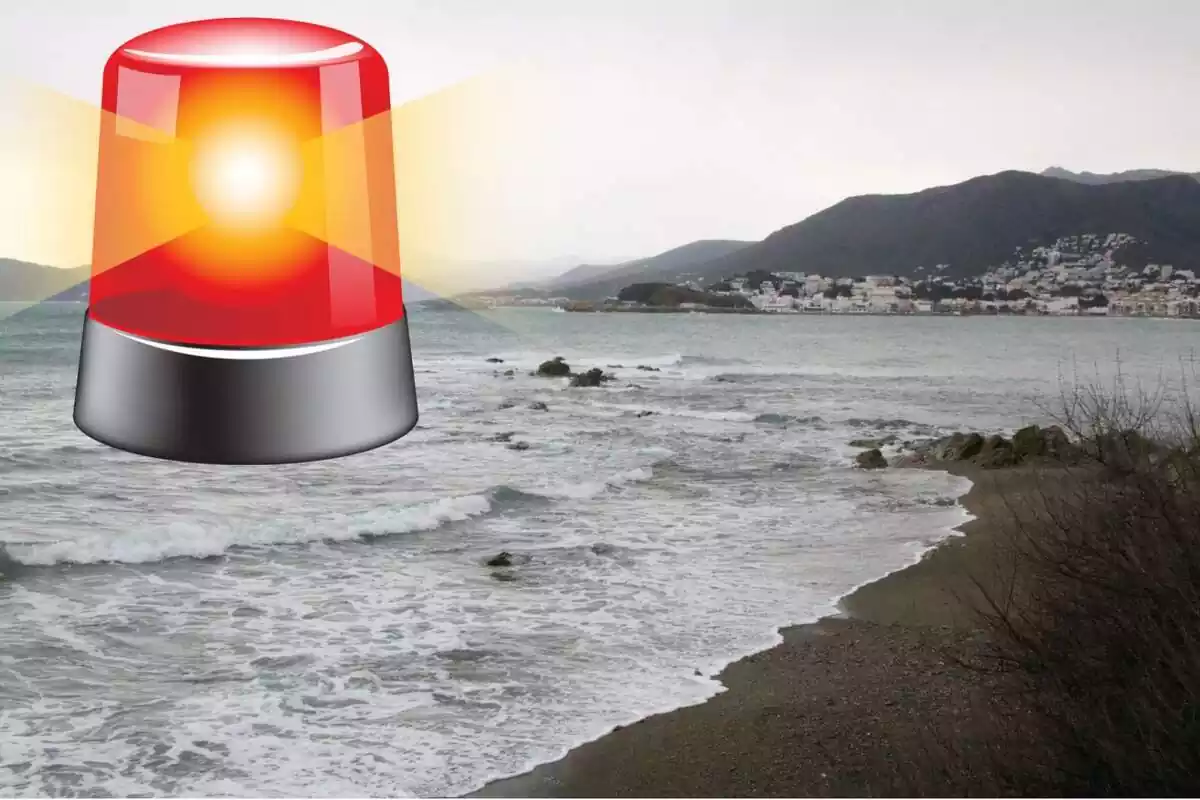 Montaje con la imagen de una playa a última hora de la tarde y a la izquierda el emoticono de una sirena de emergencias