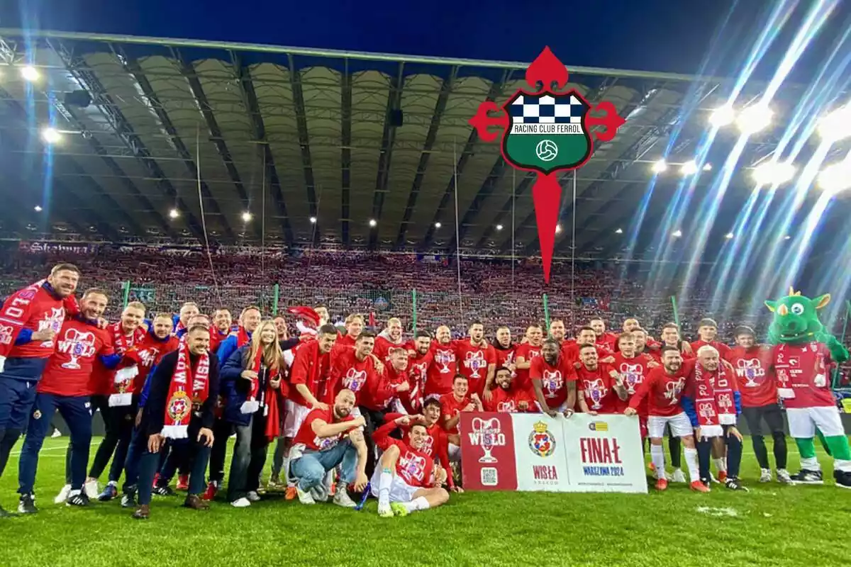 Plantilla Wisla Cracovia celebrando clasificación para la final de la Copa