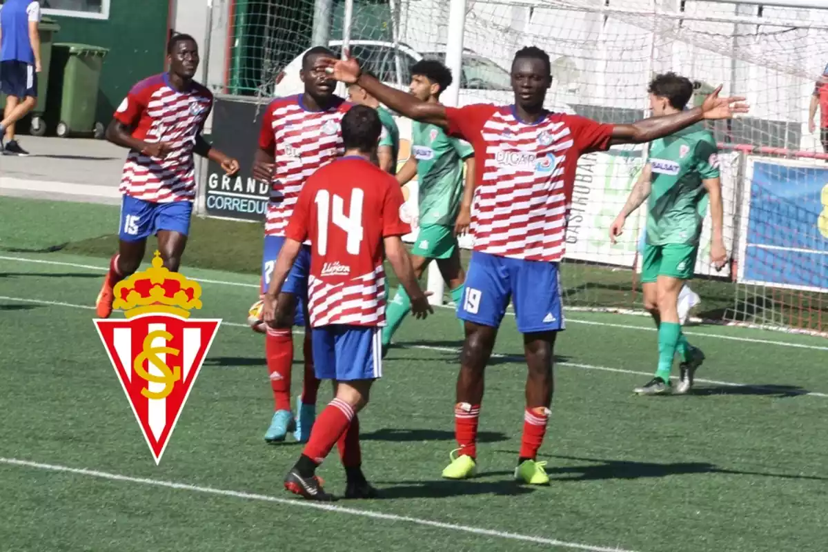 Amadou Coundoul, delantero de la UD Llanera, celebrando un gol