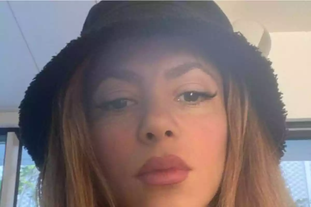 Imagen de primer plano de la cara de Shakira