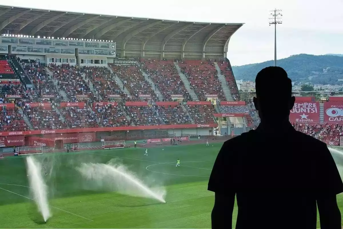 Montaje con una imagen del estadio de Son Moix y a la derecha una sombra negra de hombre representando al futbolista que renueva