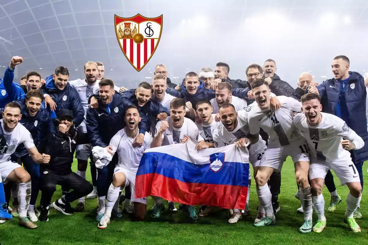 Jugadores de la selección de Eslovenia celebrando su clasificación para la Euro 2024